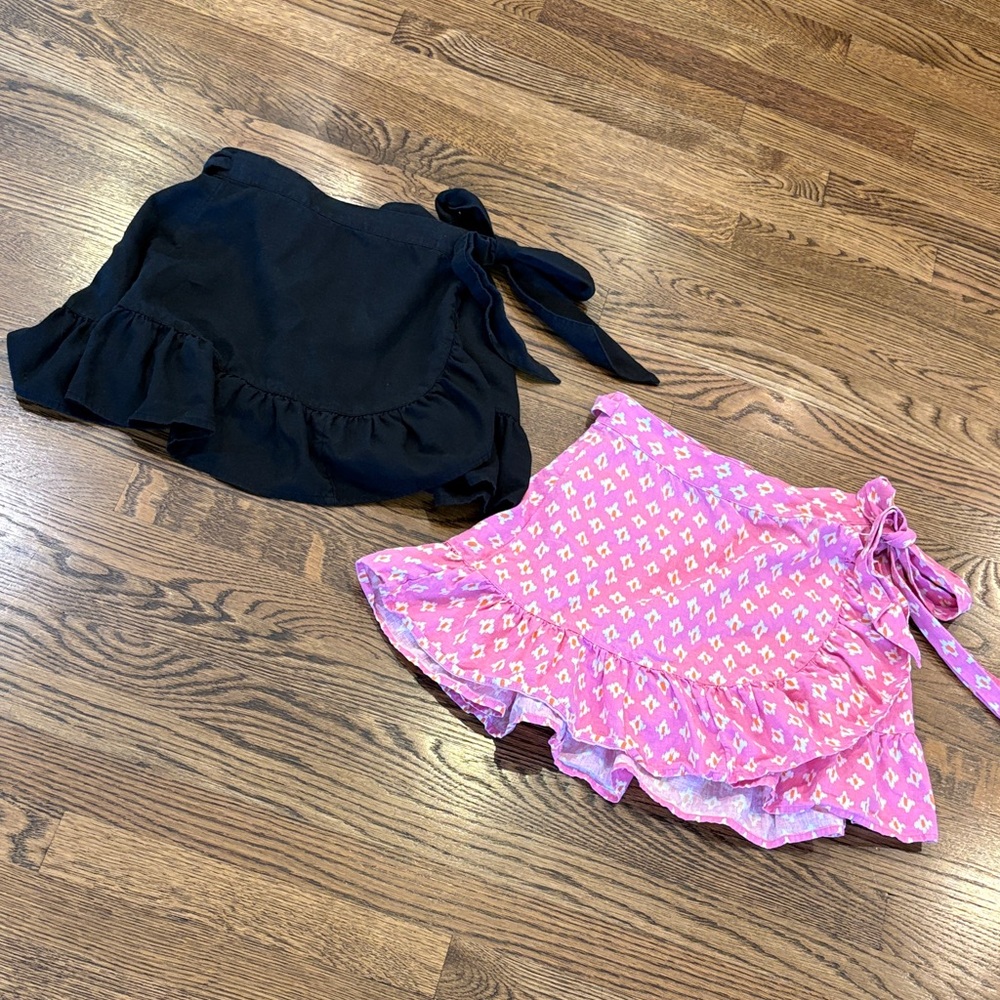 Aerie Set of Two Ruffle Wrap Skirts - Black and Pink Pattern, xS